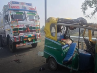 बरहेट–बरहरवा मार्ग पर ऑटो–टैंकर की भीषण टक्कर, स्कूली बच्ची सहित तीन की मौत, कई घायल